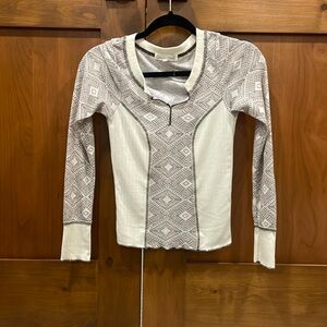 Long sleeve tight shirt. XS. Buckle.